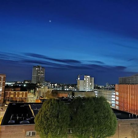 Paramount City View Свіндон Екстер'єр фото